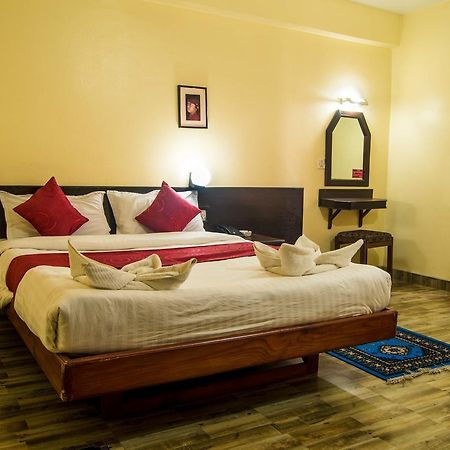 Hotel Meera Pokhara Exterior photo