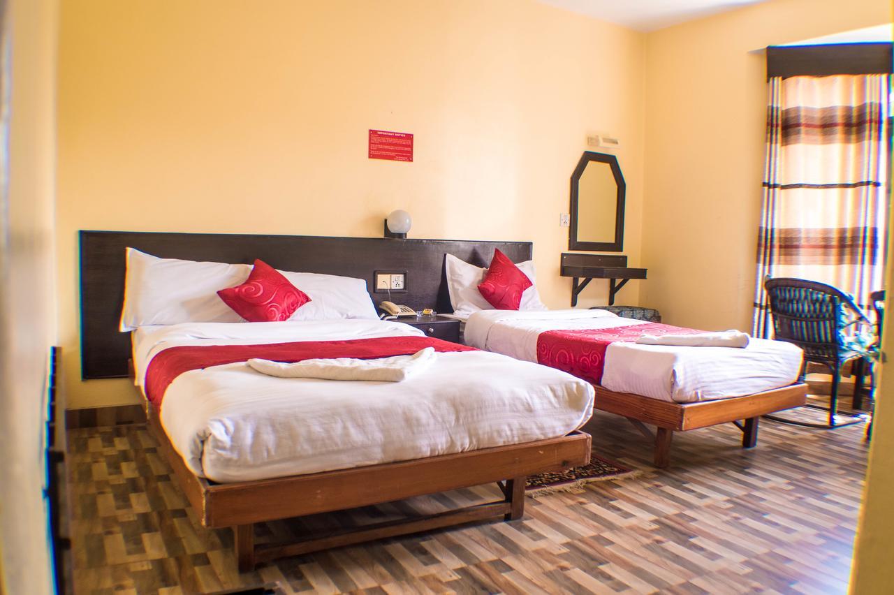 Hotel Meera Pokhara Exterior photo