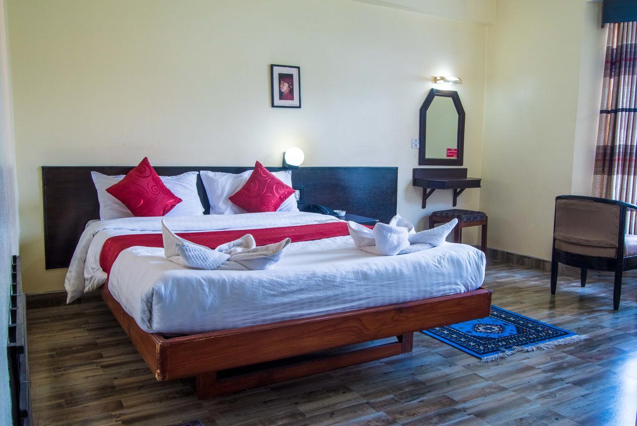 Hotel Meera Pokhara Exterior photo