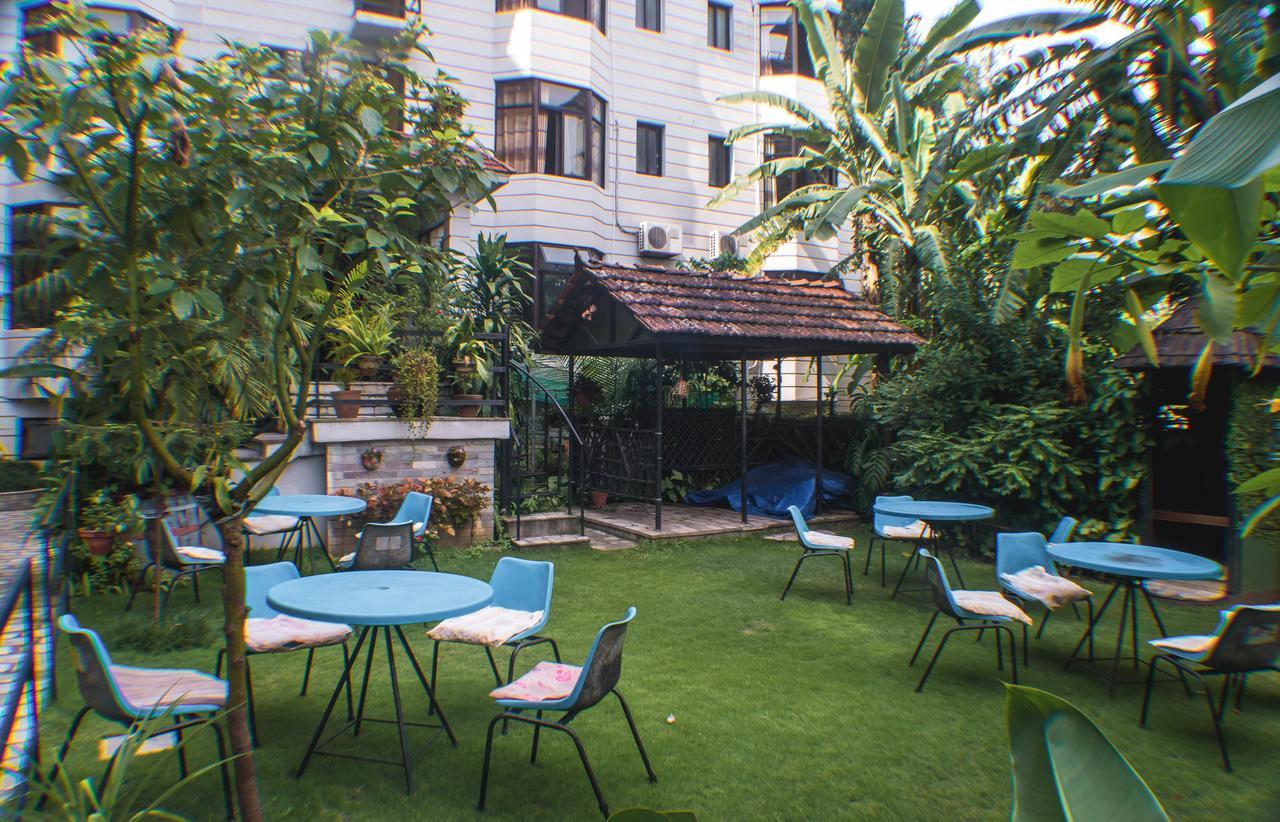 Hotel Meera Pokhara Exterior photo
