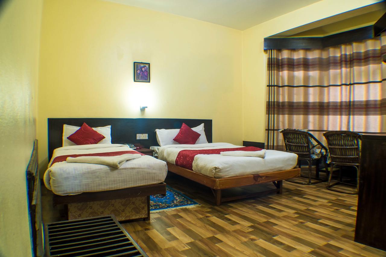 Hotel Meera Pokhara Exterior photo